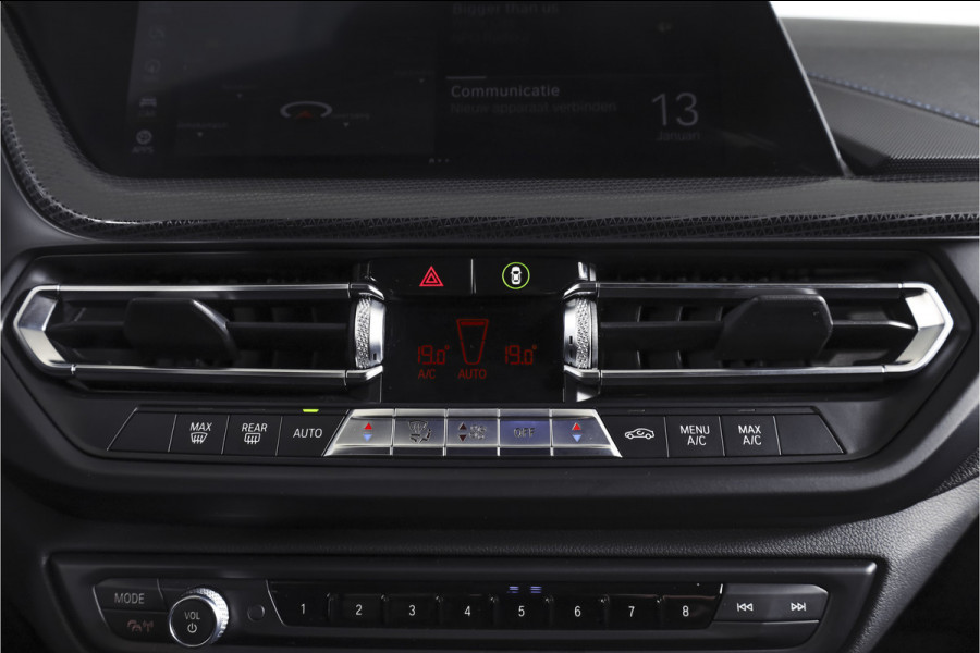 BMW 1-serie 118i 140 PK High Executive M Sport | Dig. Cockpit | Cruise | PDC | ECC | NAV + App. Connect | ECC | DAB | LM 18" |