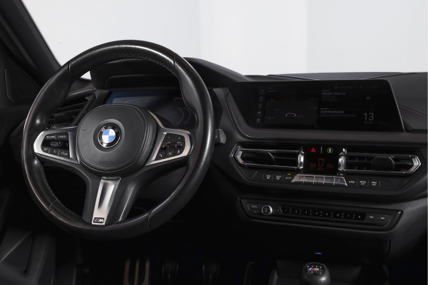 BMW 1-serie 118i 140 PK High Executive M Sport | Dig. Cockpit | Cruise | PDC | ECC | NAV + App. Connect | ECC | DAB | LM 18" |