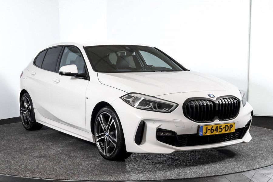 BMW 1-serie 118i 140 PK High Executive M Sport | Dig. Cockpit | Cruise | PDC | ECC | NAV + App. Connect | ECC | DAB | LM 18" |