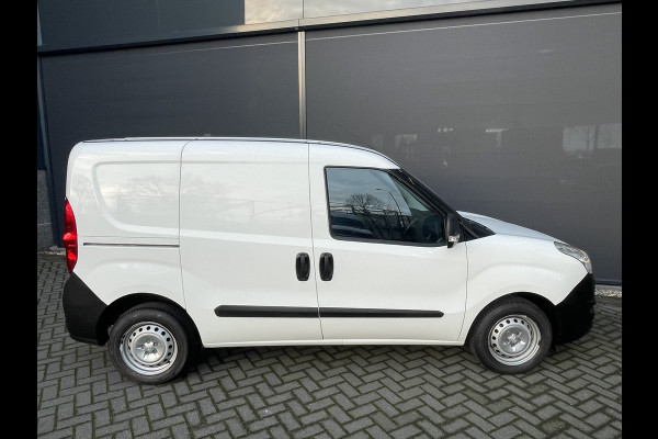 Opel Combo 1.3 CDTi L1H1 Edition Airco - Radio/ Cd speler - Elektrische ramen voor - Start/stop systeem - Tussenschot volledig - Zijschuifdeur rechts