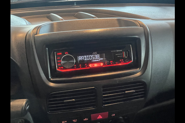 Opel Combo 1.3 CDTi L1H1 Edition Airco - Radio/ Cd speler - Elektrische ramen voor - Start/stop systeem - Tussenschot volledig - Zijschuifdeur rechts