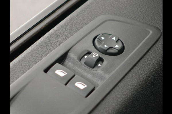 Opel Vivaro 2.0 Diesel 180 S&S L3 Automaat Dubbele Cabine 2 schuifdeuren Android Auto/Apple CarPlay Navigatie Keyless Entry&Start Climate Control Camera Cruise Control Houten afwerking laadruimte Trekhaak lichtmetalen velgen