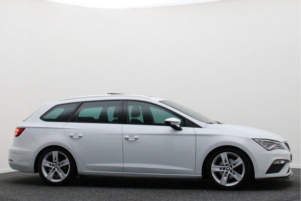 Seat Leon ST 1.5 TSI FR Ultimate Edition Panoramadak, Virtual Cockpit, Trekhaak, Keyless, Beats Audio, Camera, 18"