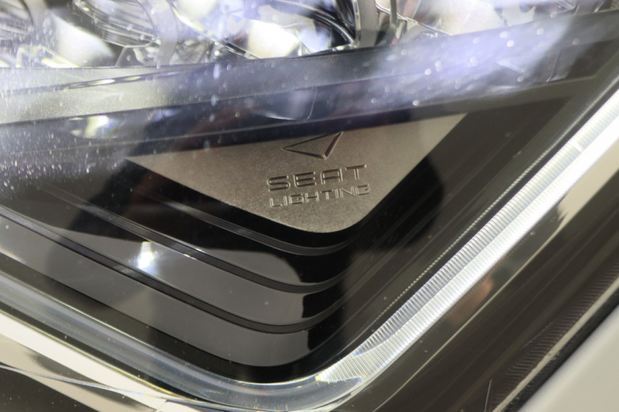 Seat Leon ST 1.5 TSI FR Ultimate Edition Panoramadak, Virtual Cockpit, Trekhaak, Keyless, Beats Audio, Camera, 18"