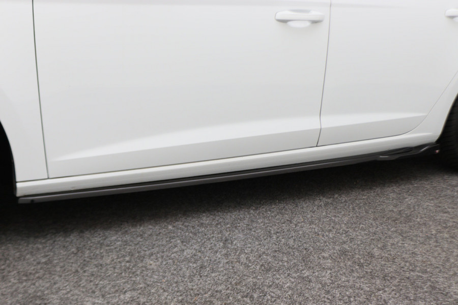 Seat Leon ST 1.5 TSI FR Ultimate Edition Panoramadak, Virtual Cockpit, Trekhaak, Keyless, Beats Audio, Camera, 18"