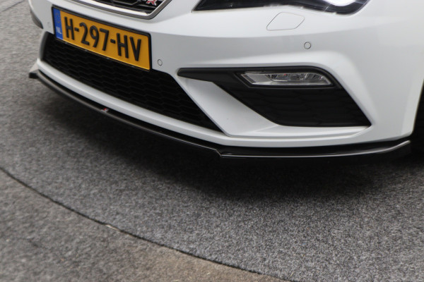 Seat Leon ST 1.5 TSI FR Ultimate Edition Panoramadak, Virtual Cockpit, Trekhaak, Keyless, Beats Audio, Camera, 18"