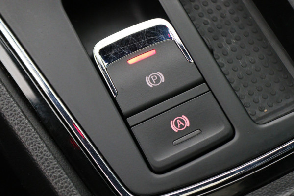 Seat Leon ST 1.5 TSI FR Ultimate Edition Panoramadak, Virtual Cockpit, Trekhaak, Keyless, Beats Audio, Camera, 18"