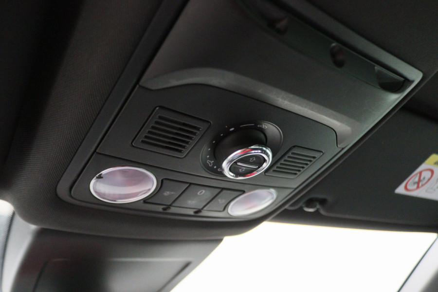 Seat Leon ST 1.5 TSI FR Ultimate Edition Panoramadak, Virtual Cockpit, Trekhaak, Keyless, Beats Audio, Camera, 18"