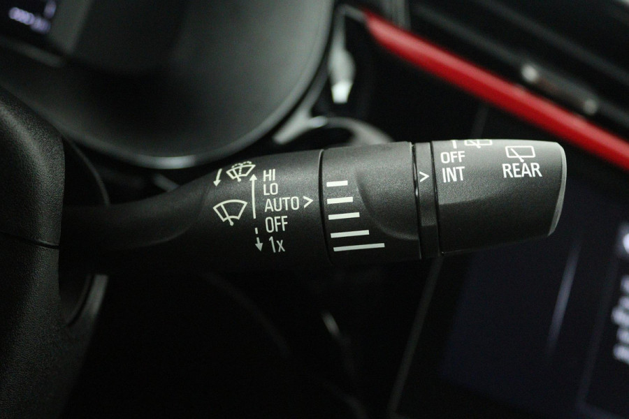 Opel Corsa 1.2 GS Line (ACHTERUITRIJCAMERA, CRUISE CONTROL, NAVIGATIE, PARKEERSENSOREN)