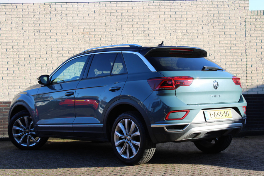 Volkswagen T-Roc 1.5 TSI Style | Adaptieve cruise | Camera | Elek. achterklep | Stoelverwarming