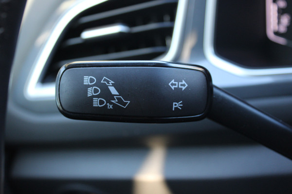 Volkswagen T-Roc 1.5 TSI Style | Adaptieve cruise | Camera | Elek. achterklep | Stoelverwarming