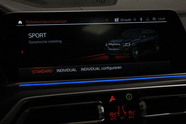 BMW X5 xDrive45e 394pk High Executive M-Sport PHEV 6 cilinder Panoramisch schuif-kantel dak Harman Kardon Head up display Lederen bekleding Electrische verstelling comfort stoelen