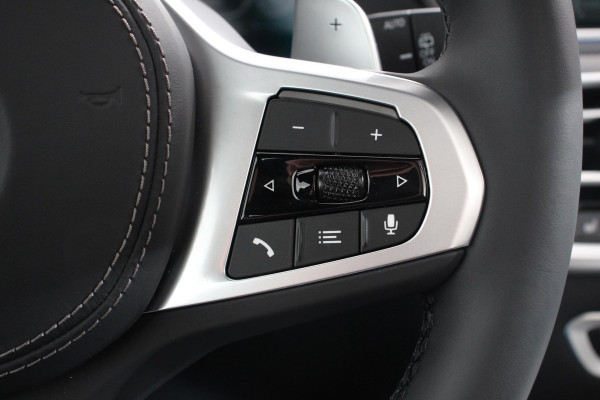 BMW X5 xDrive45e 394pk High Executive M-Sport PHEV 6 cilinder Panoramisch schuif-kantel dak Harman Kardon Head up display Lederen bekleding Electrische verstelling comfort stoelen