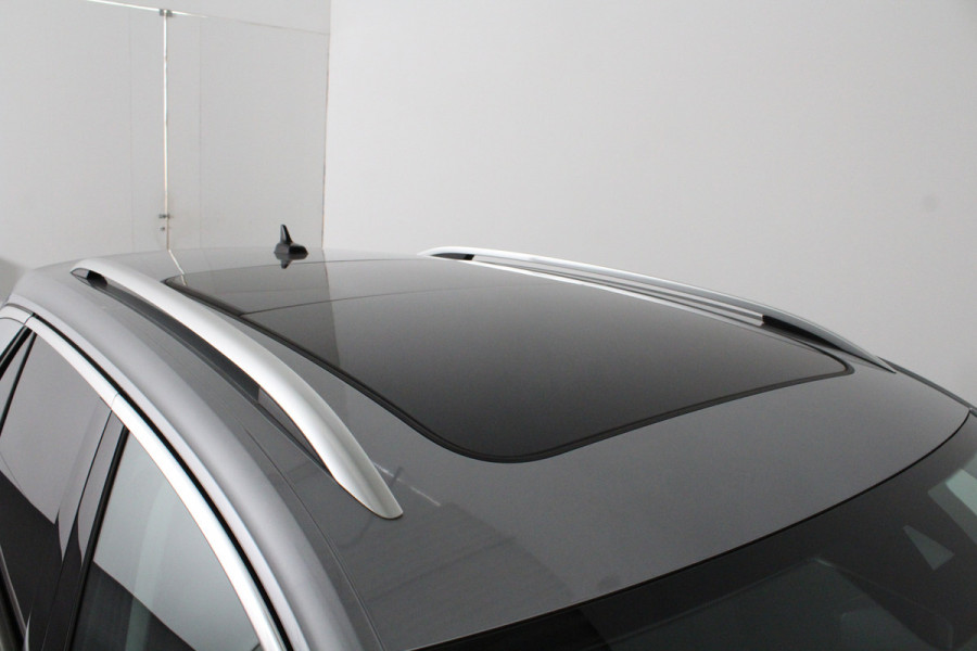 Volkswagen T-Roc 1.0 TSI Style > 116pk/Pano.schuifdak/Camera/Stoelverwarming/IQ.Led/Pyrite Silver