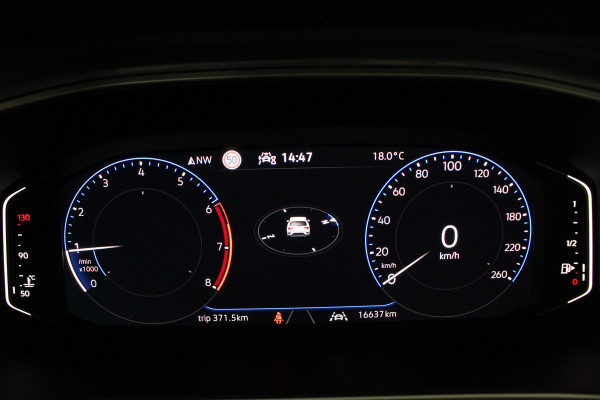 Volkswagen T-Roc 1.0 TSI Style > 116pk/Pano.schuifdak/Camera/Stoelverwarming/IQ.Led/Pyrite Silver