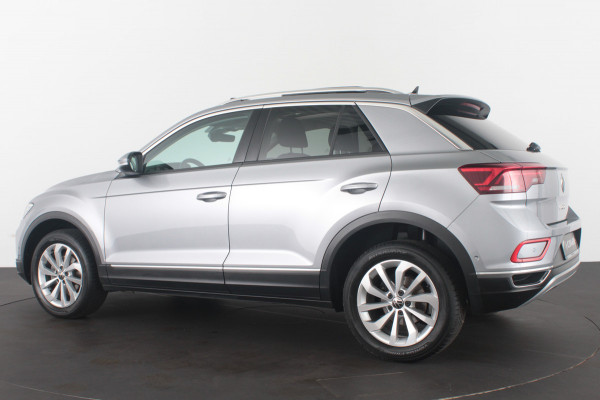 Volkswagen T-Roc 1.0 TSI Style > 116pk/Pano.schuifdak/Camera/Stoelverwarming/IQ.Led/Pyrite Silver
