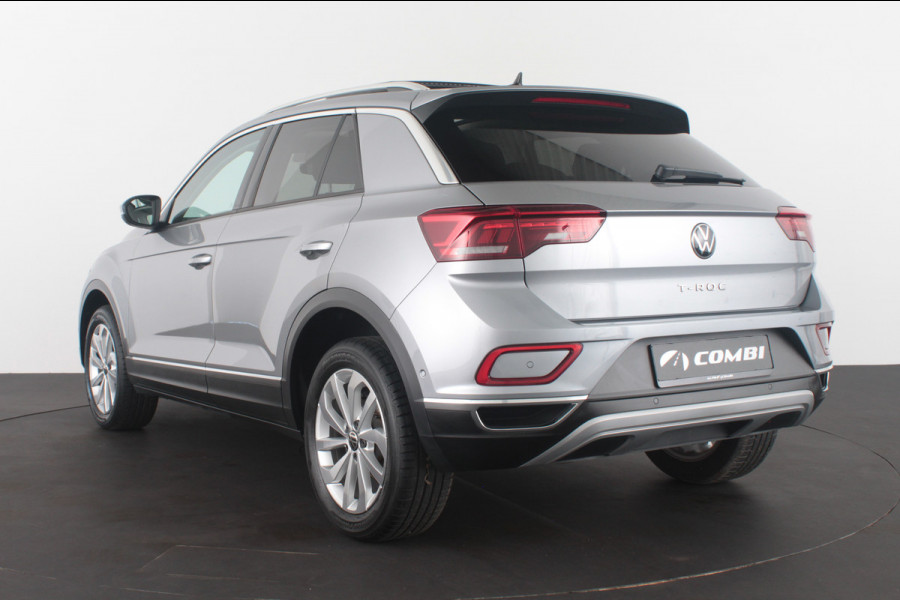 Volkswagen T-Roc 1.0 TSI Style > 116pk/Pano.schuifdak/Camera/Stoelverwarming/IQ.Led/Pyrite Silver