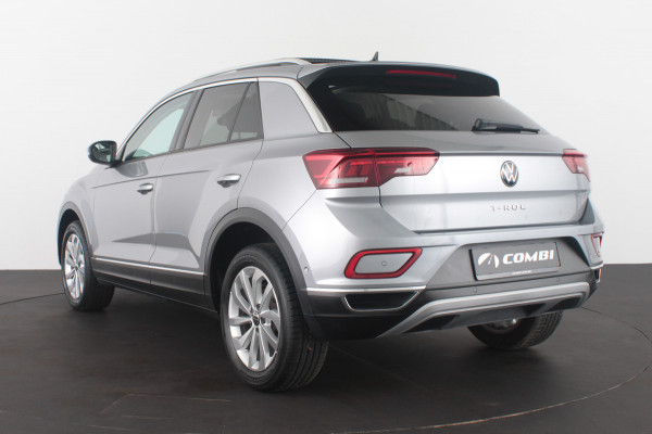 Volkswagen T-Roc 1.0 TSI Style > 116pk/Pano.schuifdak/Camera/Stoelverwarming/IQ.Led/Pyrite Silver