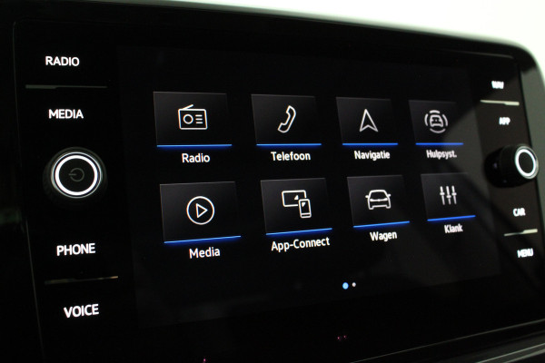 Volkswagen T-Roc 1.0 TSI Style > 116pk/Pano.schuifdak/Camera/Stoelverwarming/IQ.Led/Pyrite Silver