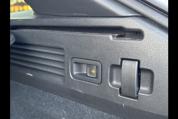 Volkswagen Arteon Shooting Brake eHYBRID 218PK DSG R-LINE BUSINESS+ TREKHAAK/360CAMERA/LEDER/HEAD-UP