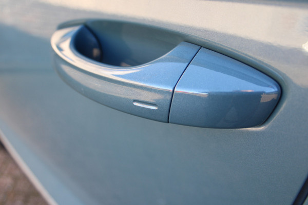 Volkswagen T-Roc 1.5 TSI Style | Adaptieve cruise | Camera | Elek. achterklep | Stoelverwarming