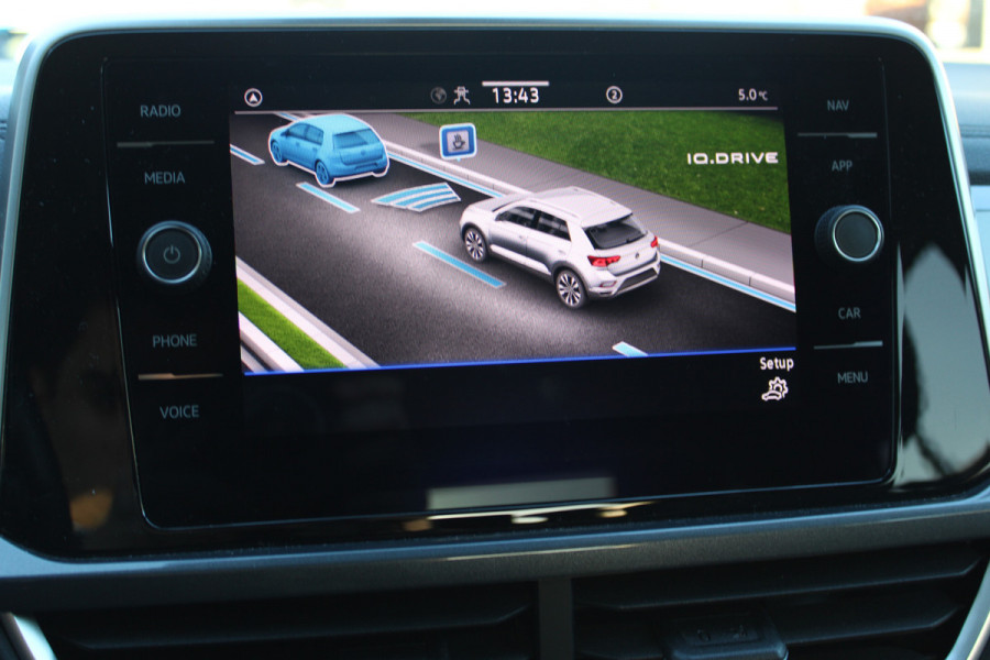 Volkswagen T-Roc 1.5 TSI Style | Adaptieve cruise | Camera | Elek. achterklep | Stoelverwarming