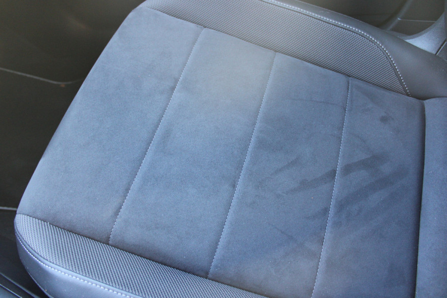 Volkswagen T-Roc 1.5 TSI Style | Adaptieve cruise | Camera | Elek. achterklep | Stoelverwarming