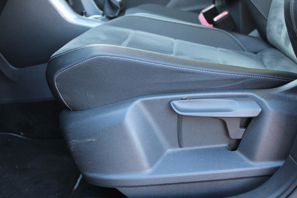 Volkswagen T-Roc 1.5 TSI Style | Adaptieve cruise | Camera | Elek. achterklep | Stoelverwarming