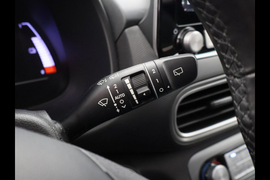 Hyundai Kona EV PREMIUM SKY 64 KWH + SCHUIFDAK | LEDER | STOELVENTILATIE | STUURVERW. | STOELVERW.