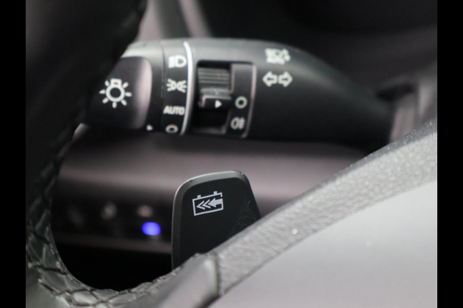 Hyundai Kona EV PREMIUM SKY 64 KWH + SCHUIFDAK | LEDER | STOELVENTILATIE | STUURVERW. | STOELVERW.