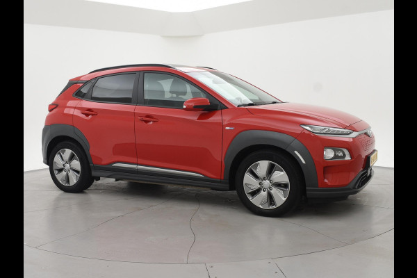 Hyundai Kona EV PREMIUM SKY 64 KWH + SCHUIFDAK | LEDER | STOELVENTILATIE | STUURVERW. | STOELVERW.