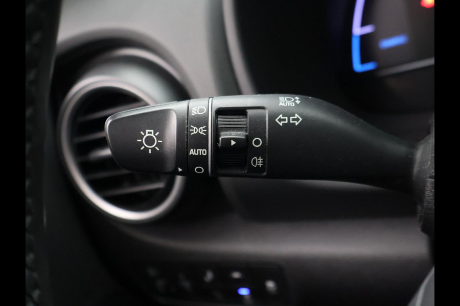Hyundai Kona EV PREMIUM SKY 64 KWH + SCHUIFDAK | LEDER | STOELVENTILATIE | STUURVERW. | STOELVERW.