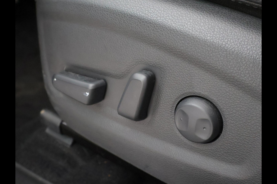 Hyundai Kona EV PREMIUM SKY 64 KWH + SCHUIFDAK | LEDER | STOELVENTILATIE | STUURVERW. | STOELVERW.