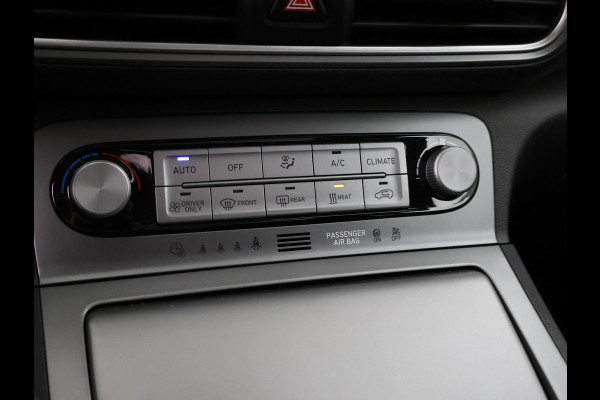 Hyundai Kona EV PREMIUM SKY 64 KWH + SCHUIFDAK | LEDER | STOELVENTILATIE | STUURVERW. | STOELVERW.