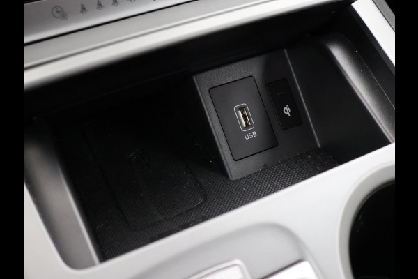 Hyundai Kona EV PREMIUM SKY 64 KWH + SCHUIFDAK | LEDER | STOELVENTILATIE | STUURVERW. | STOELVERW.