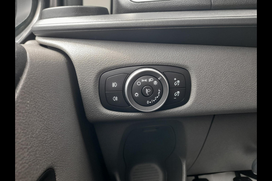 Ford Transit Custom 300 2.0 TDCI L2H1 Trend Dubbele Cabine Automaat 5p | Airco | Navigatie | Bluetooth | Trekhaak