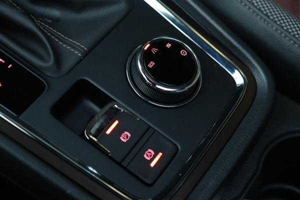 Seat Ateca 1.5 TSI ACT Xcellence / PANO / VIRTUAL / 360 / ACC / KEYLESS / CARPLAY