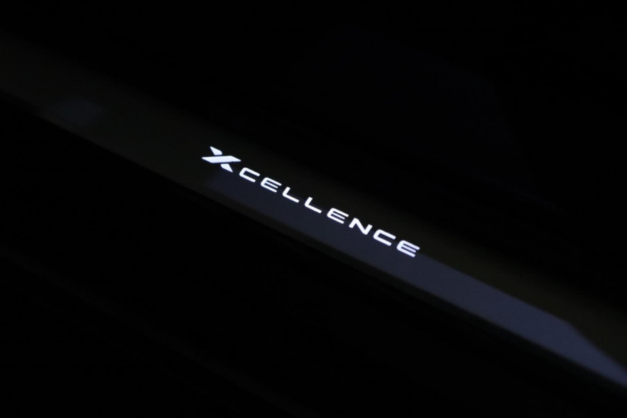 Seat Ateca 1.5 TSI ACT Xcellence / PANO / VIRTUAL / 360 / ACC / KEYLESS / CARPLAY