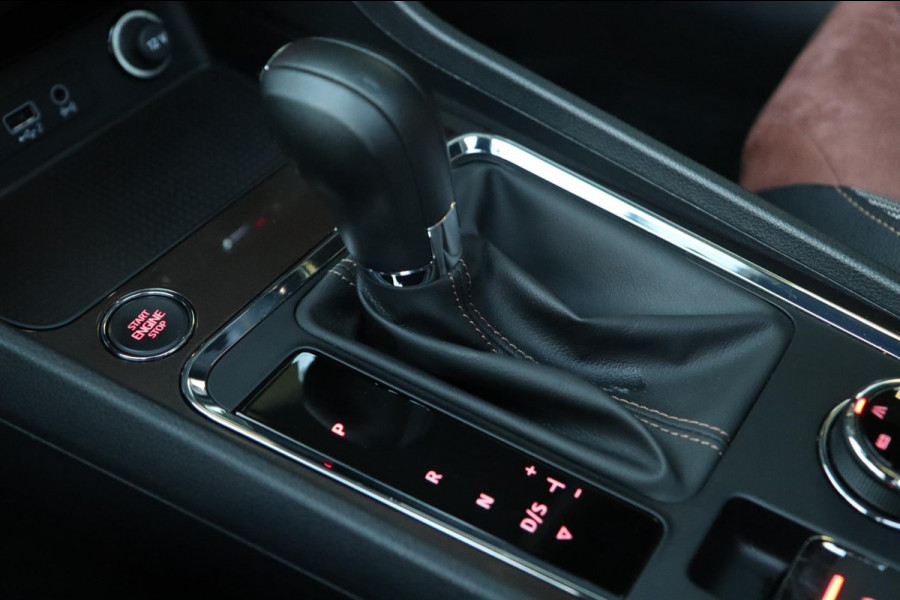 Seat Ateca 1.5 TSI ACT Xcellence / PANO / VIRTUAL / 360 / ACC / KEYLESS / CARPLAY