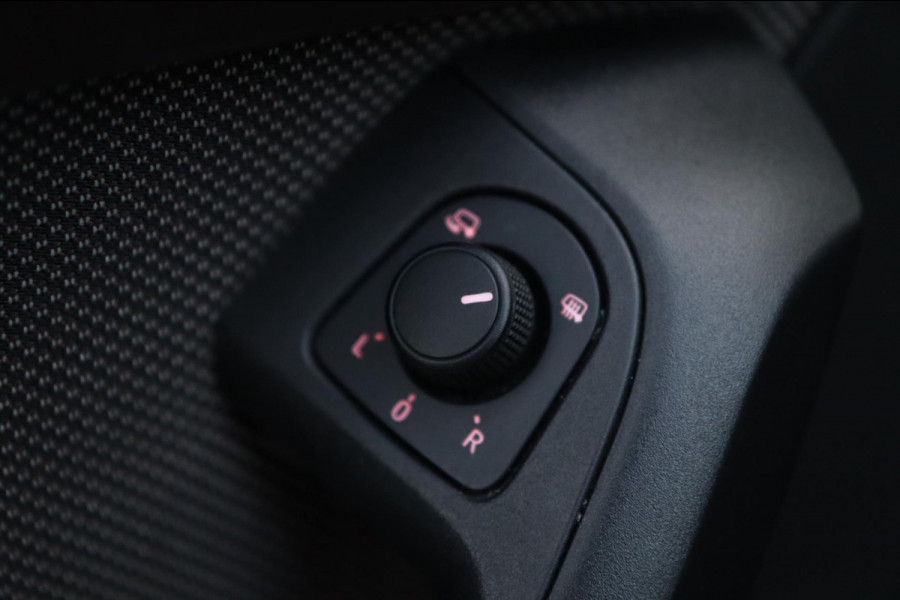 Seat Ateca 1.5 TSI ACT Xcellence / PANO / VIRTUAL / 360 / ACC / KEYLESS / CARPLAY