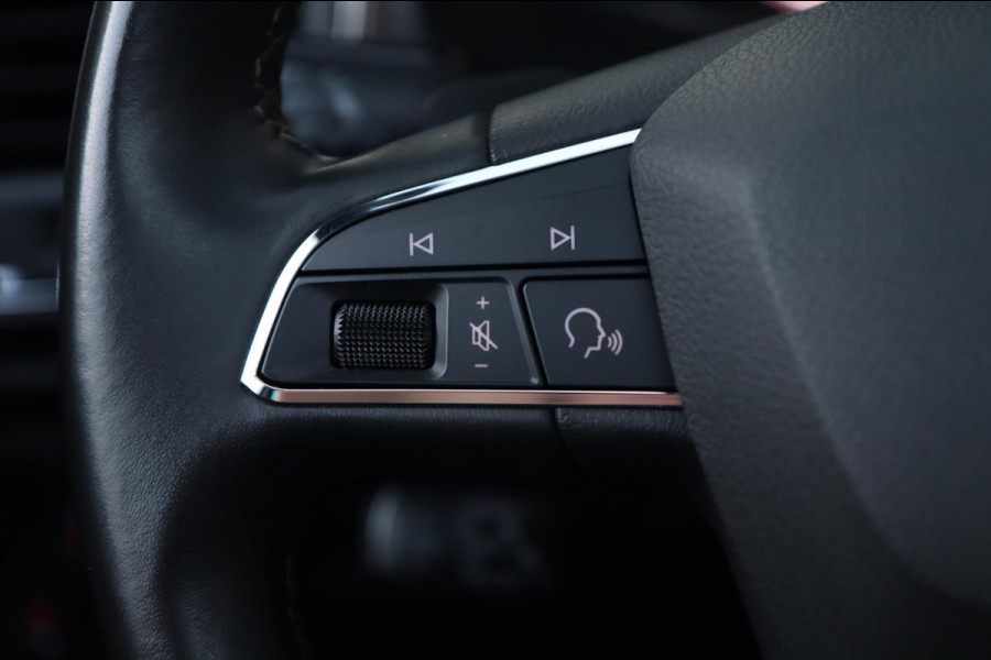 Seat Ateca 1.5 TSI ACT Xcellence / PANO / VIRTUAL / 360 / ACC / KEYLESS / CARPLAY