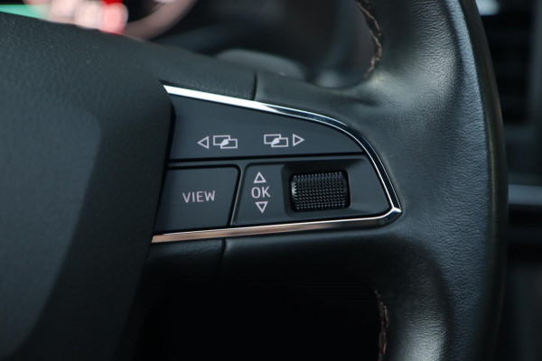 Seat Ateca 1.5 TSI ACT Xcellence / PANO / VIRTUAL / 360 / ACC / KEYLESS / CARPLAY