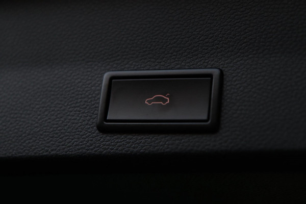 Seat Ateca 1.5 TSI ACT Xcellence / PANO / VIRTUAL / 360 / ACC / KEYLESS / CARPLAY