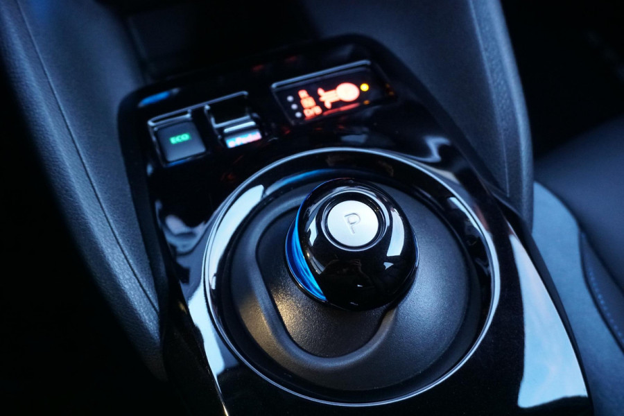 Nissan Leaf Tekna 39 kWh + PRO PILOT / BOSE AUDIO / 360 CAMERA