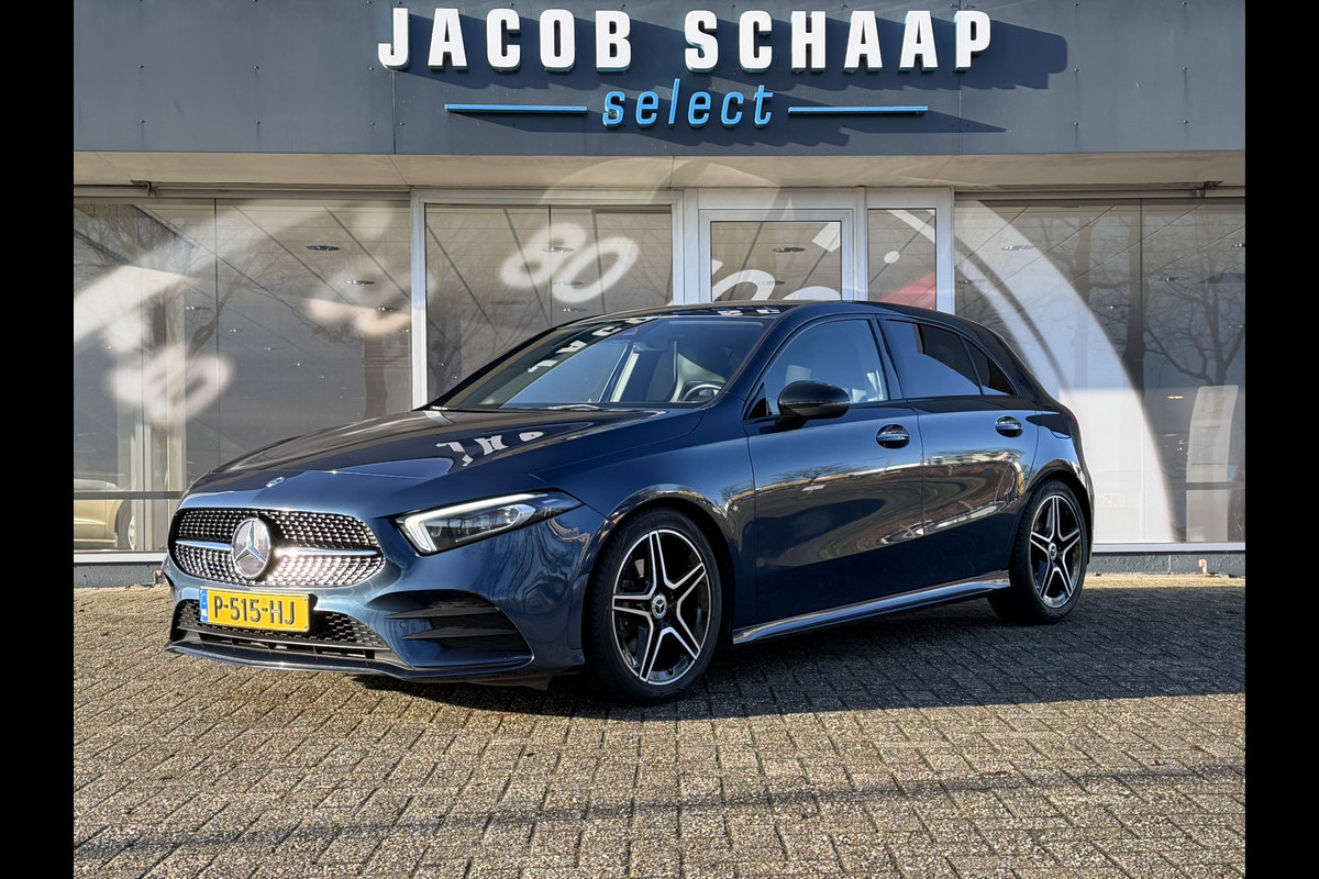 Mercedes-Benz A-Klasse 180 Business Solution Automaat / AMG styling / 18"LM / LED / Navi / Camera