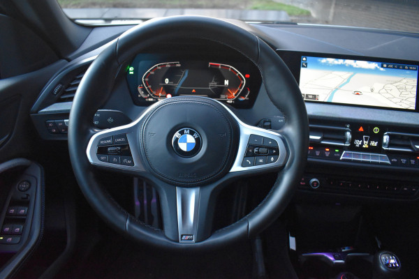 BMW 2 Serie Gran Coupé 218i M-Sport | Schaalstoel | Carplay | Virtual | NL Auto | Stoelverwarming