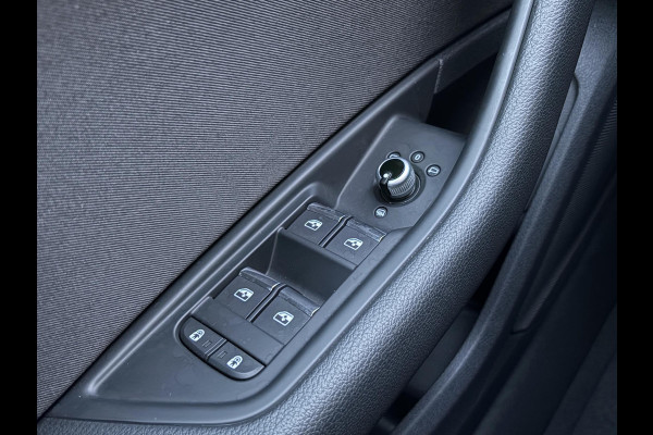 Audi A4 Avant 35 TFSI Advanced Edition | Wegklapbare Trekhaak | Elek. Kofferklep | Parkeersensoren | DAB |