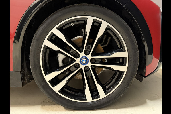 BMW i3 S 94Ah 33 kWh | Panoramadak | Leder | Camera | Stoelverwarming | Adaptive cruise