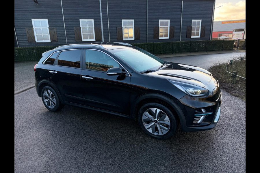 Kia e-Niro DynamicPlusLine 64 kWh SOH 100% NAVI CAMERA LEER SCHUIFDAK LED-XENON