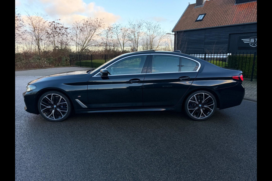BMW 5 Serie 530i High Executive Edition M Sport Camera/ Panoramadak / Adaptieve / Head-Up / Memory